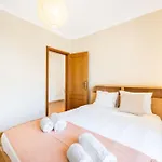 Villa Serenity Tapada - Pool, Cinema & Gym