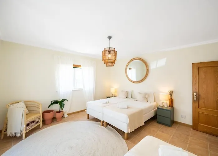 Villa Serenity Tapada - Pool, Cinema & Gym