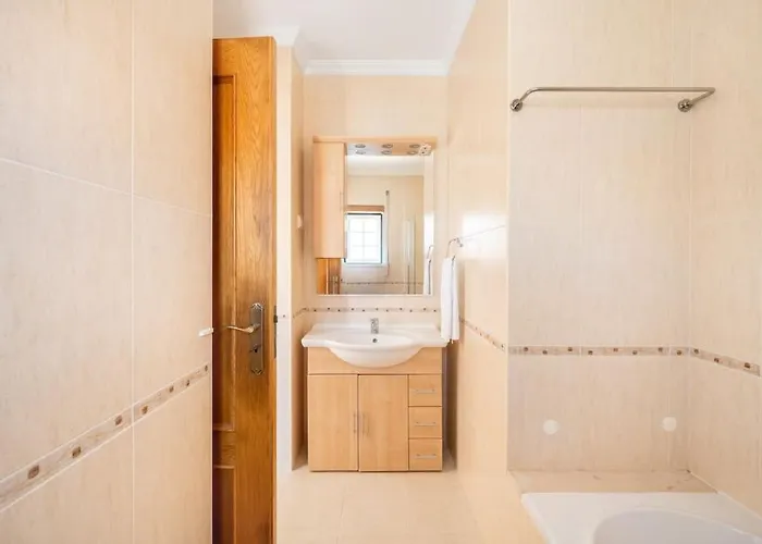 Вилла Serenity Tapada - Pool, Cinema & Gym